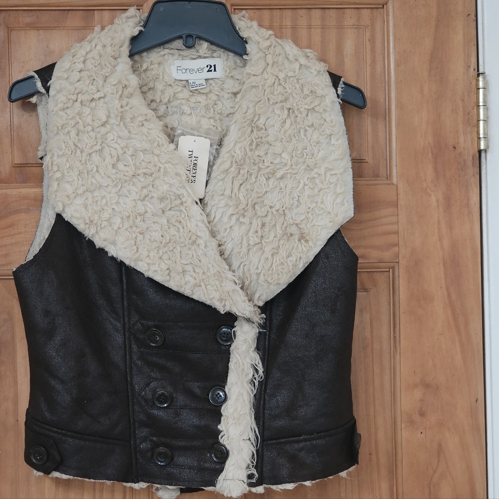 NWT Forever 21 Brown Faux Suede Cream Shearling  Sleeveless Vest Jacket